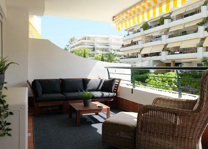 Luxury Modern Apartment With Terrace, Pool And Garage!